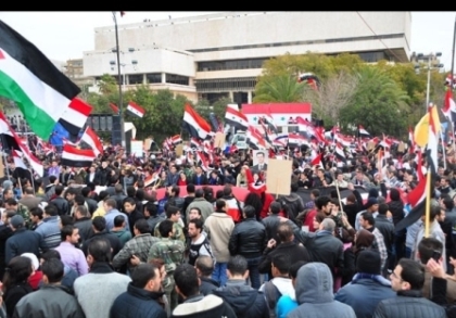 حضور ناگهانی اسد در راهپیمایی + تصاویر 