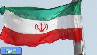 اهتزاز بزرگترین پرچم ایران در بندرعباس