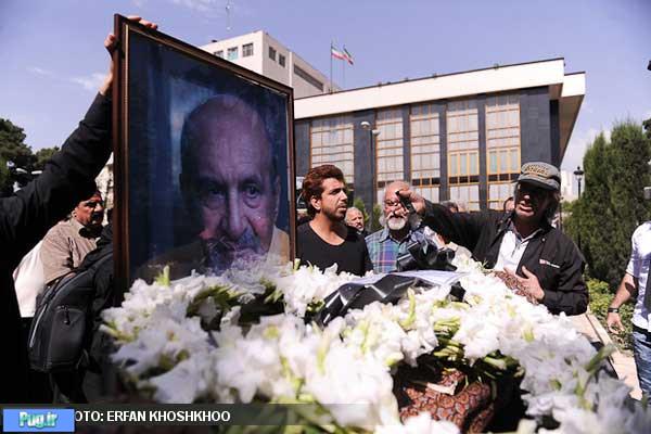 تصاویر: مراسم تشییع پیکر مرحوم شاپور قریب