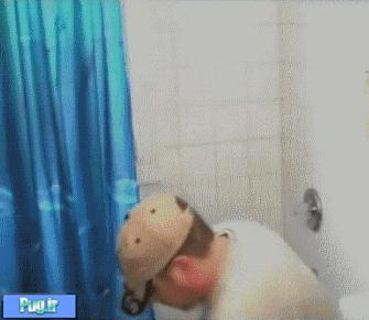 عکس: زنی که همسرش را تا سر حد مرگ در حمام ترساند!