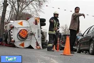  واژگونی تانکر 30 هزار لیتری سوخت در بزرگراه آزادگان
